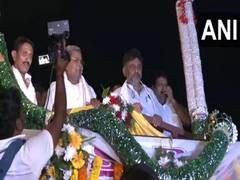 
      
      K'taka CM, Dy CM participate in Yatra
      
      
