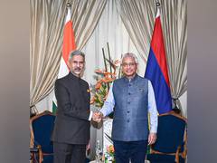 
      
      EAM S Jaishankar, Mauritius PM Pravind Jugnauth hold talks
      
      