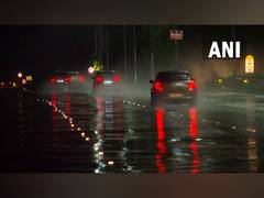 
      
      Rain lashes parts of Delhi
      
      