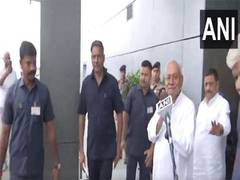 
      
      Bihar CM arrives in Delhi to attend G-20 Summit dinner
      
      