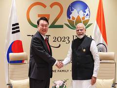 
      
      PM Modi holds 'extensive' meeting with South Korean President
      
      