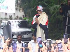 
      
      A sneak peek into Amitabh Bachchan's Sunday Darshan
      
      
