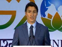 
      
      Alternate aircraft on its way to pick up Canadian PM, delegation
      
      