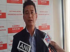 
      
      Bhaichung Bhutia to join Pawan Chamling's Sikkim Democratic Front
      
      
