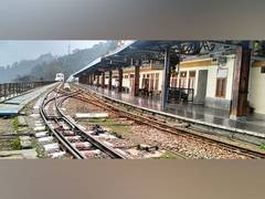 
      
      HP: Travel, transport, taxi business units await train services
      
      