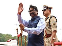 
      
      SC refuses to hear Hemant Soren’s plea against ED summons
      
      