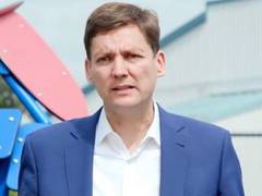 
      
      British Columbia Premier backs Trudeau
      
      