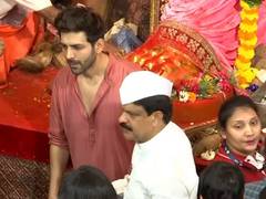 
      
      Kartik Aaryan visits Lalbaugcha Raja, offers prayers on Ganesh Chaturthi
      
      