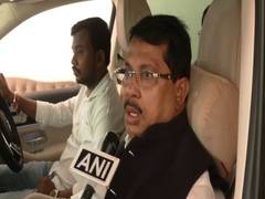 
      
      Congress Leader Vijay Wadettiwar targets Smriti Irani 
      
      