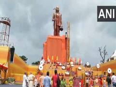 
      
      MP CM Chouhan unveils 108 feet statue of Adi Shankaracharya
      
      