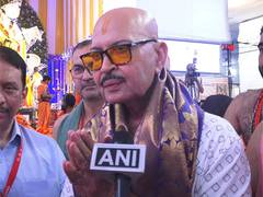 
      
      Rakesh Roshan seeks blessings of Lord Ganesha
      
      