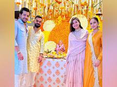 
      
      Neeti Mohan, Nihaar Pandya join Virushka's Ganpati celebration
      
      