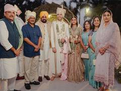 
      
      Newlyweds Raghav- Parineeti pose with Kejriwal, Punjab CM Mann
      
      