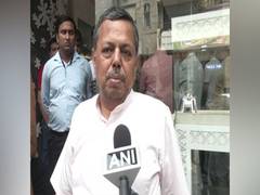 
      
      Jewellery shop burgled in Delhi, thieves make hole in wall
      
      