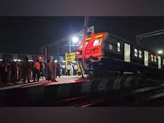 
      
      EMU train climbs on platform at Mathura railway station
      
      