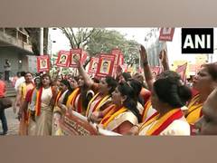 
      
      Karnataka Rakshana Vedike holds protest over Cauvery water issue
      
      