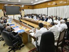 
      
      K'taka CM Siddaramaiah holds meeting amid Cauvery water row
      
      