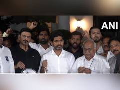 
      
      Road scam case: TDP holds protest after CID notice to Nara Lokesh
      
      