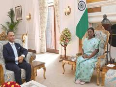 
      
      State Election Commissioner of Delhi meets Prez Murmu
      
      
