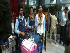 
      
      Asian Games: Indian shooting contingent arrives in Delhi
      
      