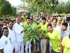 
      
       J Santosh Kumar  extendeds Rs 15 lakh for development of the Bot
      
      