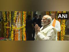 
      
      PM Modi offers prayers at Sanwaliya Seth Temple in Chittorgarh
      
      