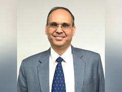 
      
      UIDAI chief gets gets one year tenure extension
      
      