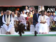 
      
      President Murmu, VP Dhankar attend prayer meet at Gandhi Smriti
      
      