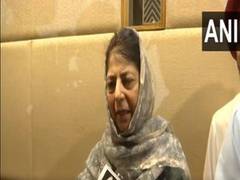 
      
      Mehbooba Mufti condemns Delhi Police raids on NewsClick
      
      