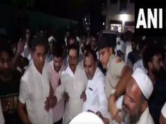 
      
      Congress MLA Maman Khan arrives at house of Aftab Ahmed
      
      