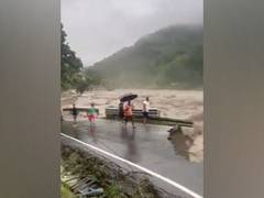 
      
      Mamata Banerjee expresses concern over Sikkim cloud burst
      
      