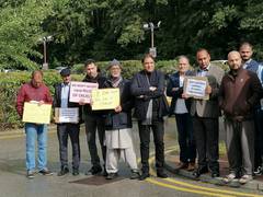 
      
      PoK activists hold protest outside Pakistan consulate in Bradford
      
      