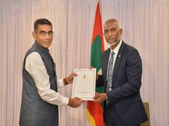 
      
      Indian envoy conveys PM Modi's message to Maldives President
      
      
