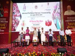 
      
      CM transfers Rs 219 crores of Gas Refill Scheme to beneficiaries
      
      