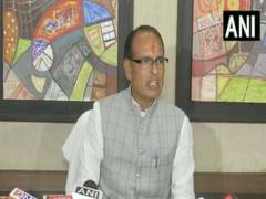 
      
      MP CM Chouhan inaugurates, performs bhoomi pujan of 14,871 works 
      
      