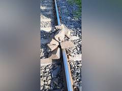 
      
      Pune: Alert railway staff averted major accident
      
      