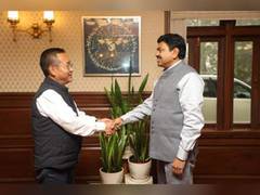 
      
      Union MoS holds high-level meeting with Sikkim CM
      
      
