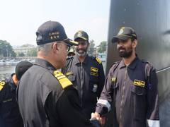 
      
      Eastern Naval Command Chief compliments the crew of INS Vagir sub
      
      