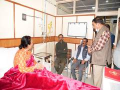 
      
      Himachal CM enquires about health of mothers at IGMC Shimla
      
      