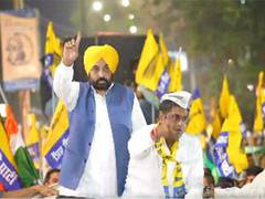 
      
      CM Bhagwant Mann conducts roadshow in Rewa
      
      