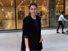 
      
      Parineeti Chopra returns to Mumbai, sports sindoor, pink chooda
      
      