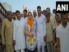
      
      Priyanka Pilaniya gets warm welcome in Jhajjar after winning gold
      
      