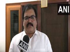 
      
      TDP leader hits back at top Andhra official over Chandrababu clai
      
      