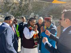 
      
      Mukesh Ambani visits Badrinath Dham with family
      
      