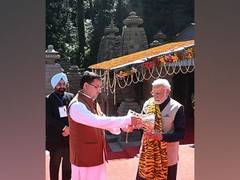 
      
      Uttarakhand CM Dhami performs Puja with PM Modi at Jageshwar Dham
      
      