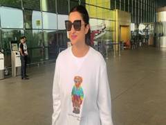 
      
      Parineeti Chopra flaunts sindoor as she gets papped at airport
      
      