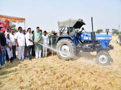
      
      Delhi government starts spraying bio-decomposer on farmlands
      
      