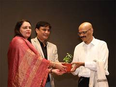 
      
      Kamala Ankibai Ghamandiram Gowani Trust Hosts Khadiology Event
      
      
