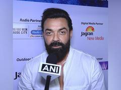 
      
      Bobby Deol opens up on working with Dharmendra, Sunny Deol
      
      