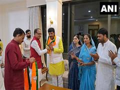 
      
      Independent MLA Pradeep Jaiswal joins BJP in Madhya Pradesh
      
      